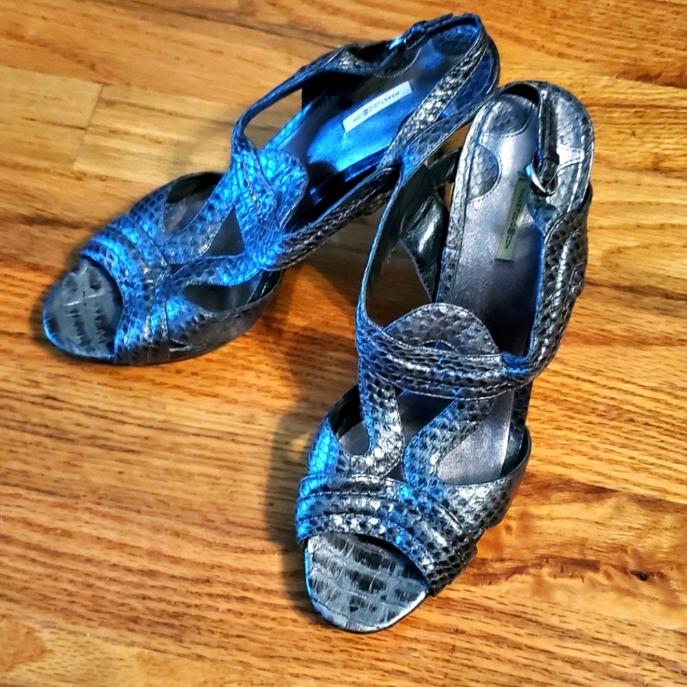 Max Studio Genuine Gray Snakeskin Heels